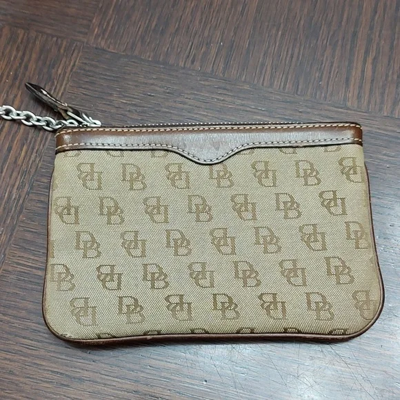 Dooney & Bourke logo canvas keychain change purse/wallet with zip top 4" x 6" - Picture 2 of 5